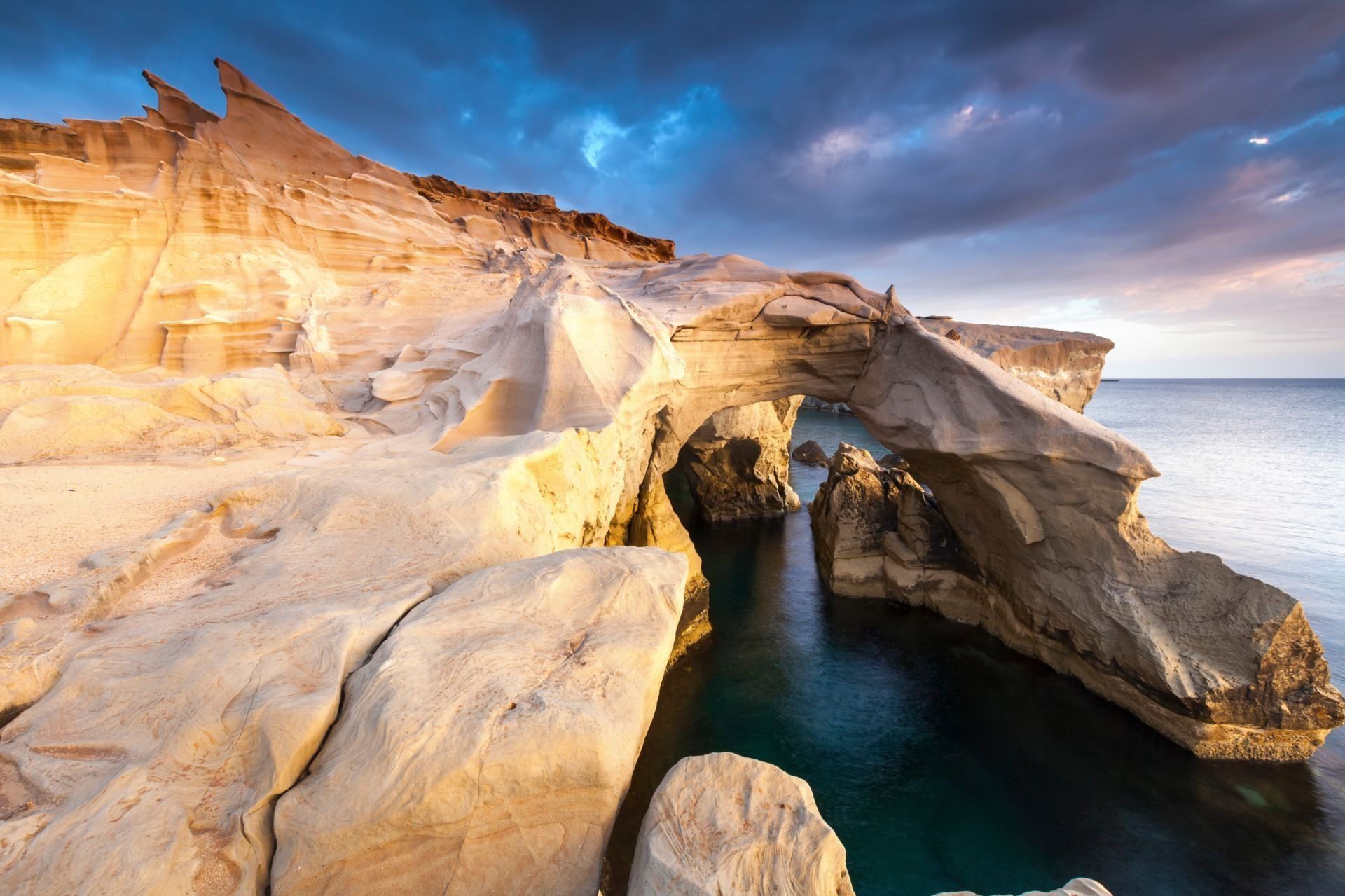 greece-milos-getty