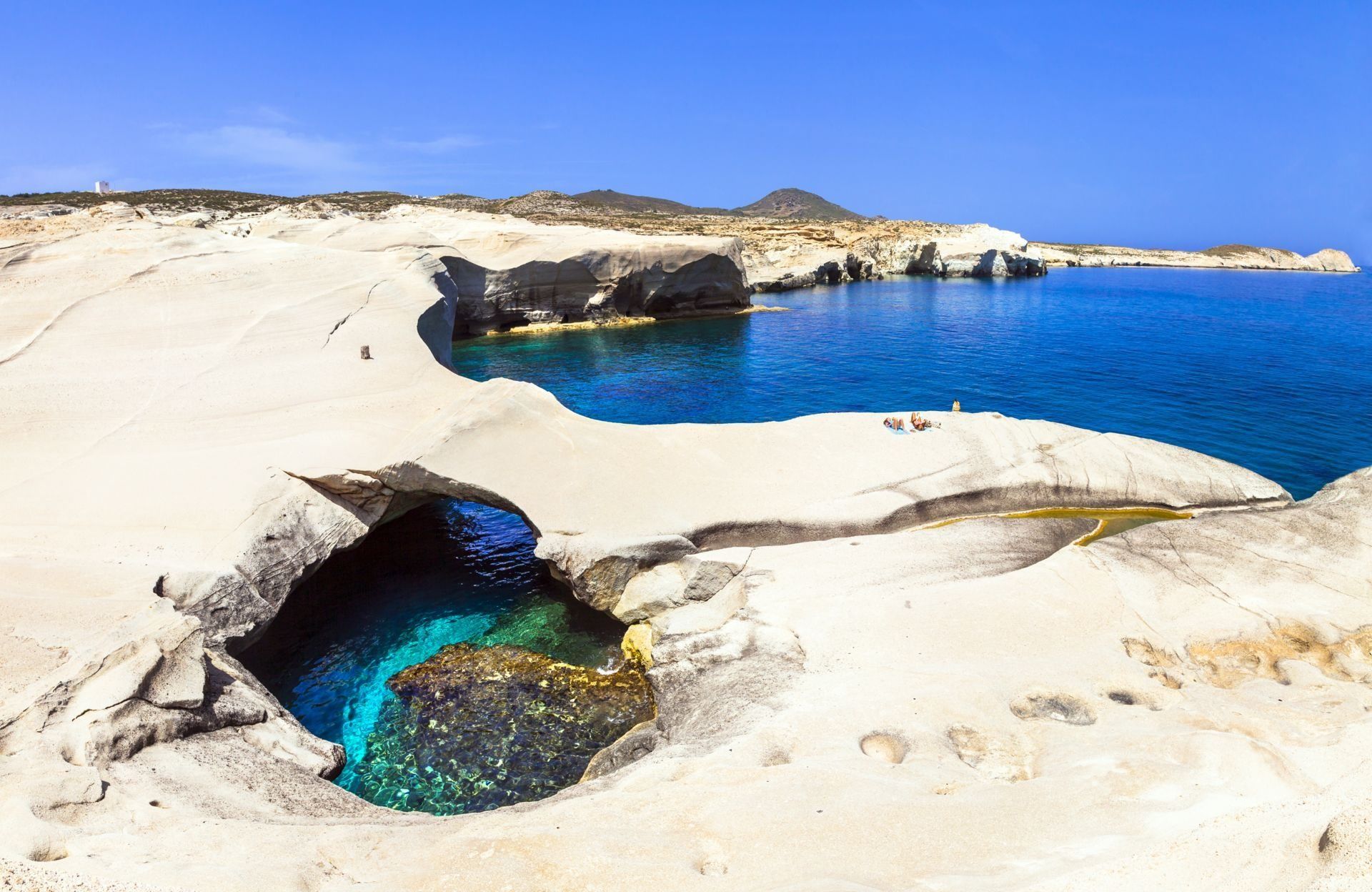 sarakiniko-beach-milos