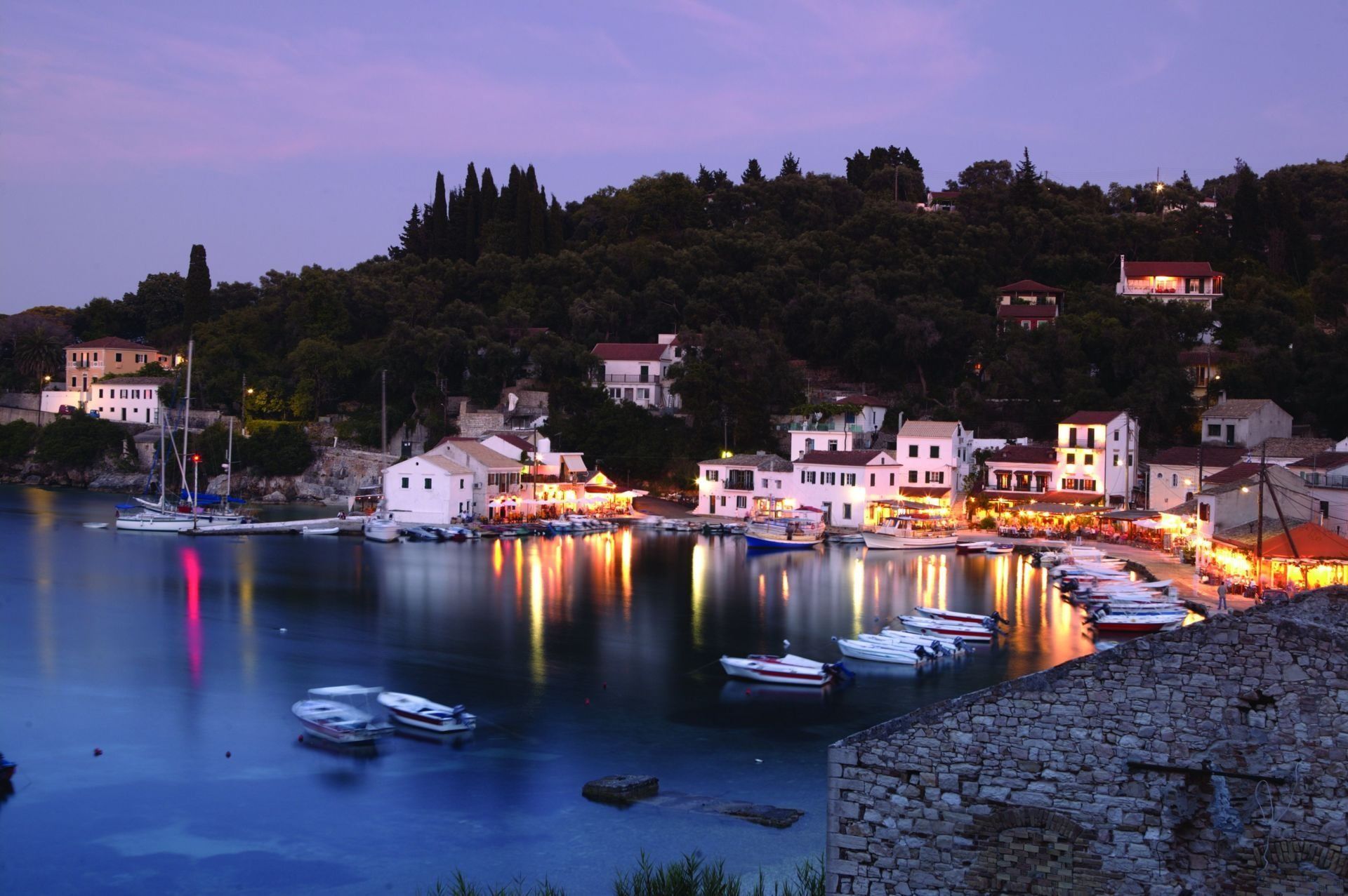 1258826518_paxos_gallery_5