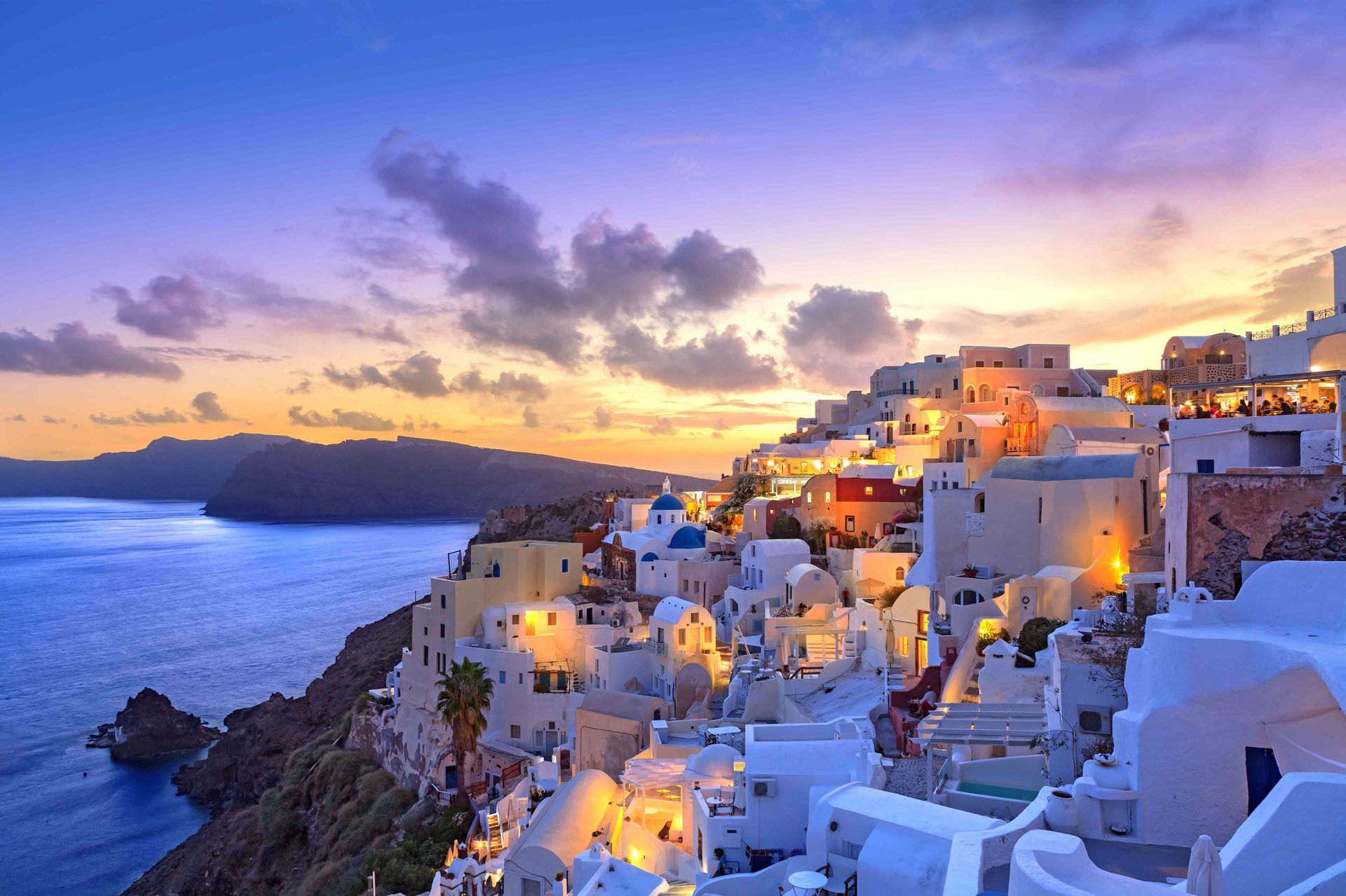 Santorini-sunset-at-dawn-Greece-Sothebys-International-Realty